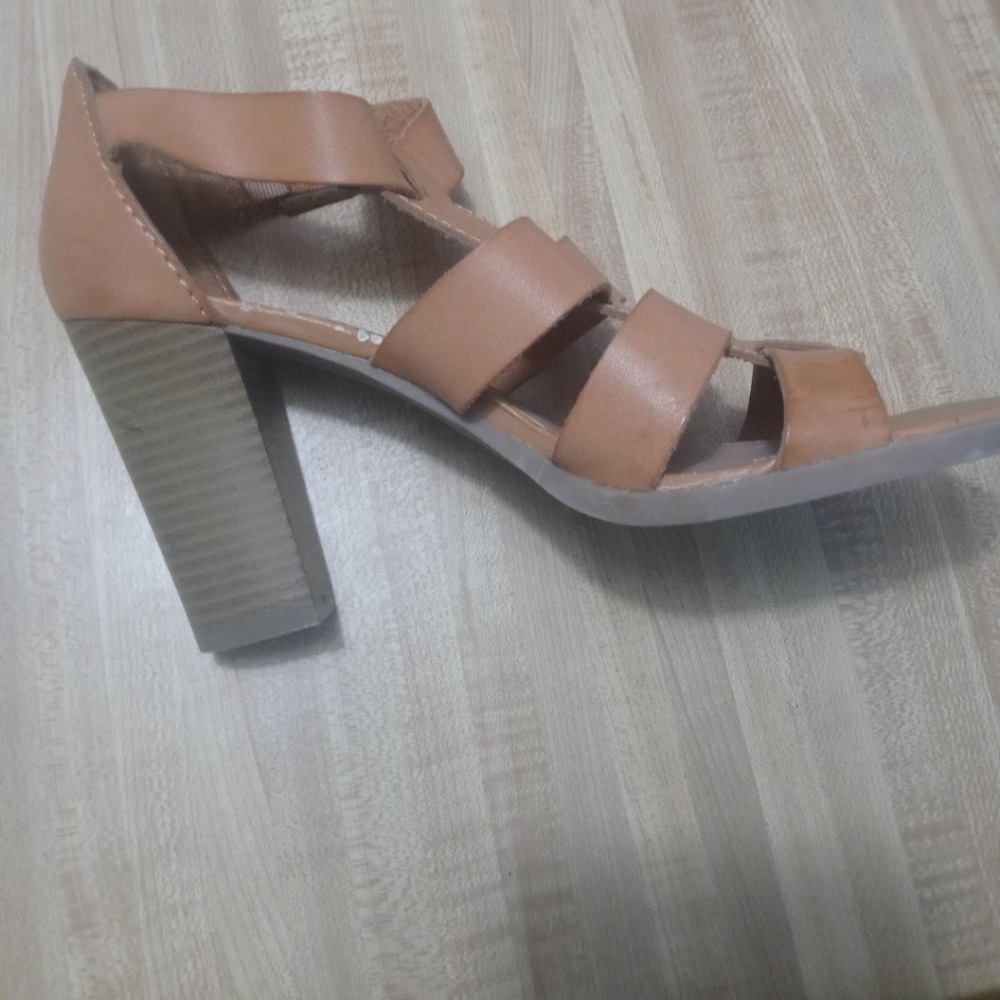 Report Tan Strappy Heels - Picture 7 of 11